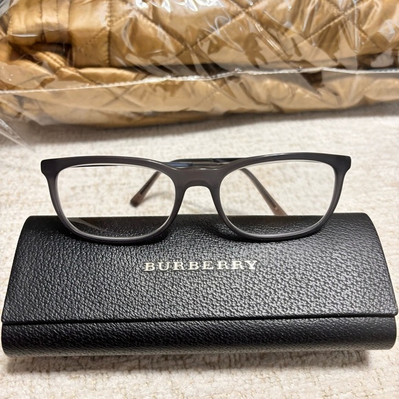 Burberry frames with origami case - Picture 2 of 8